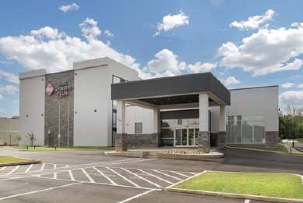 Best Western Plus Mobile Inn & Suites
