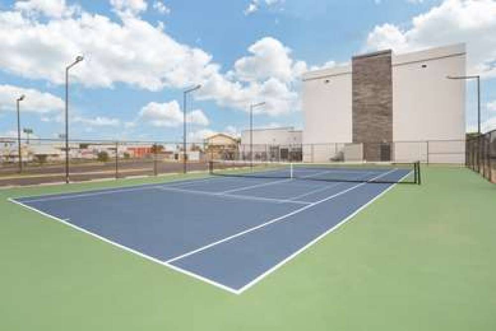 Best Western Plus Mobile Inn & Suites 4