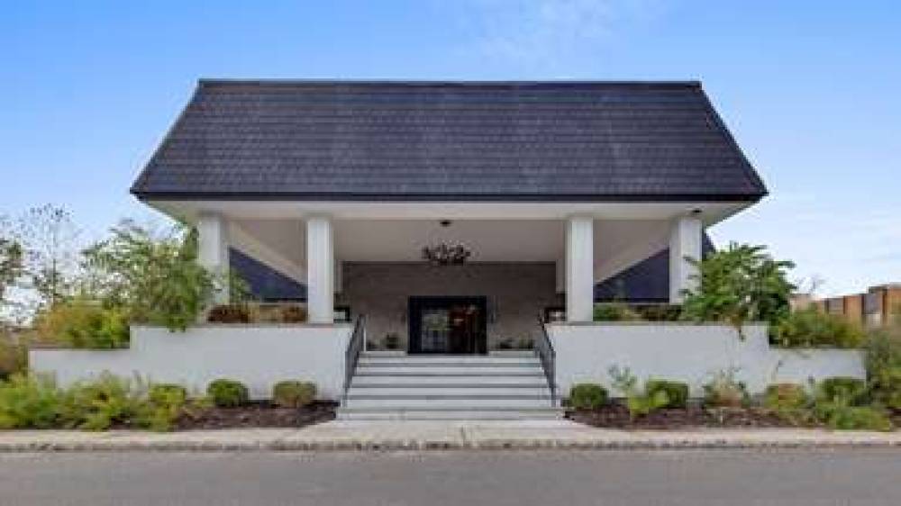 Best Western Plus Murray Hill Hotel And Suites 2