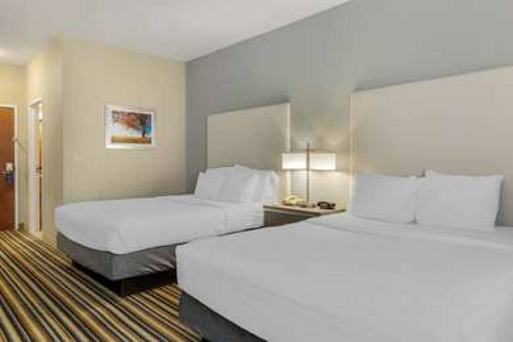 Best Western Plus New England Inn & Suites 4
