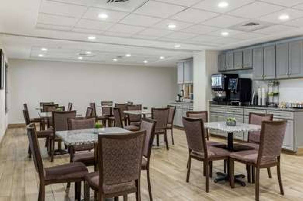 Best Western Plus New England Inn & Suites 9