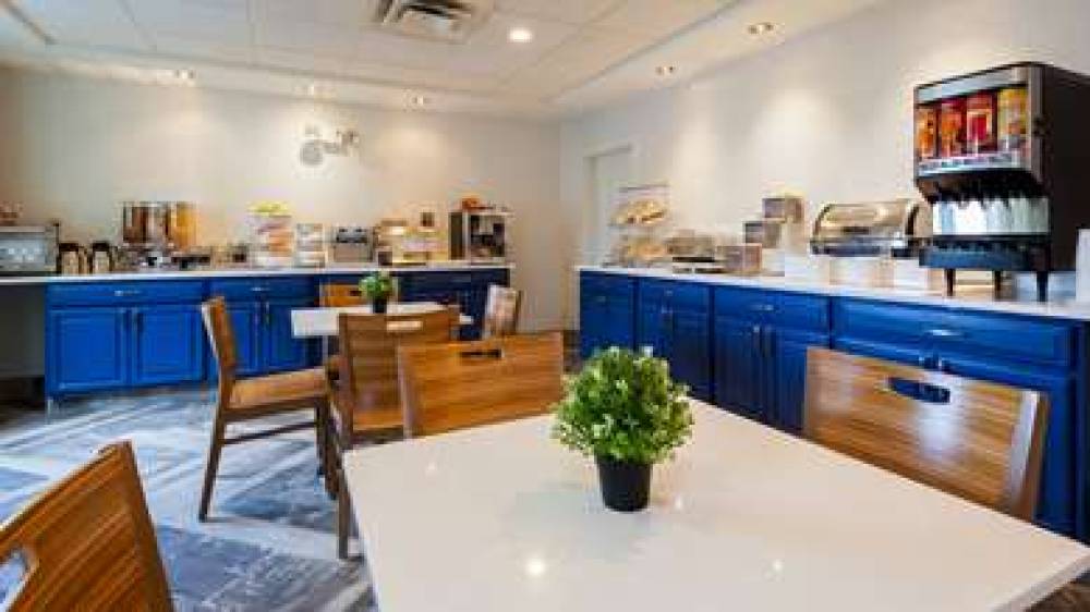 Best Western Plus Newport News Inn & Suites 8
