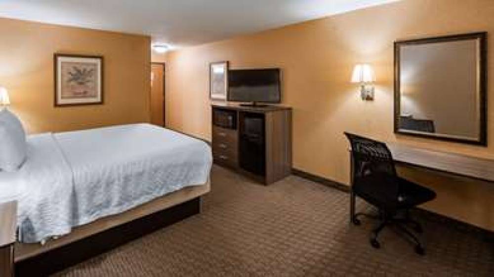 Best Western Plus North Canton Inn & Suites 3