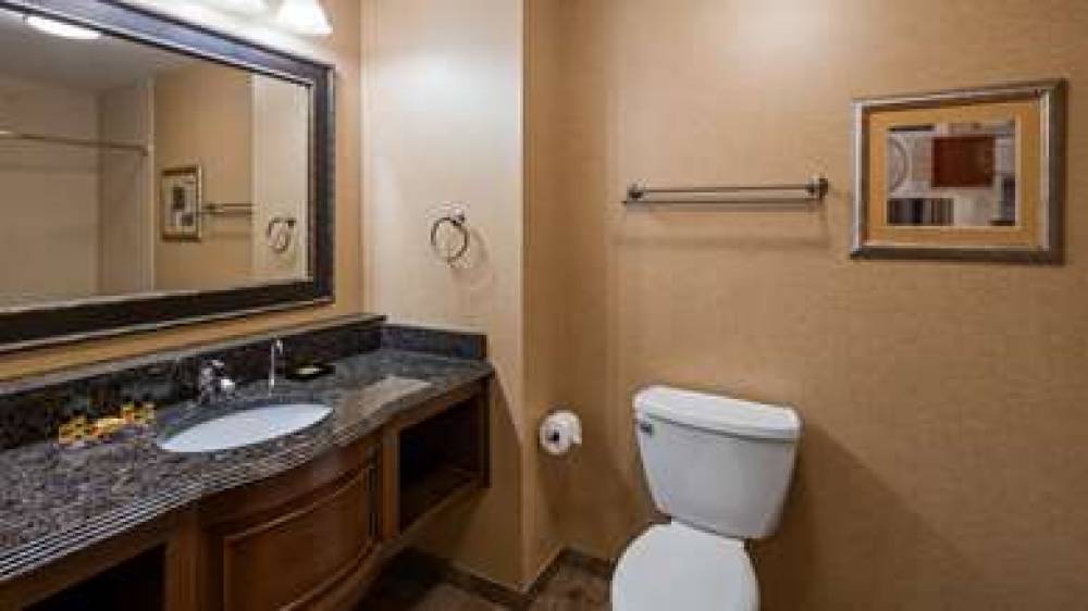 Best Western Plus North Canton Inn & Suites 10