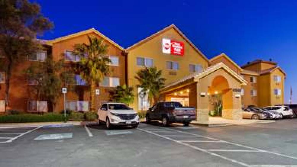 Best Western Plus North Las Vegas Inn & Suites 3