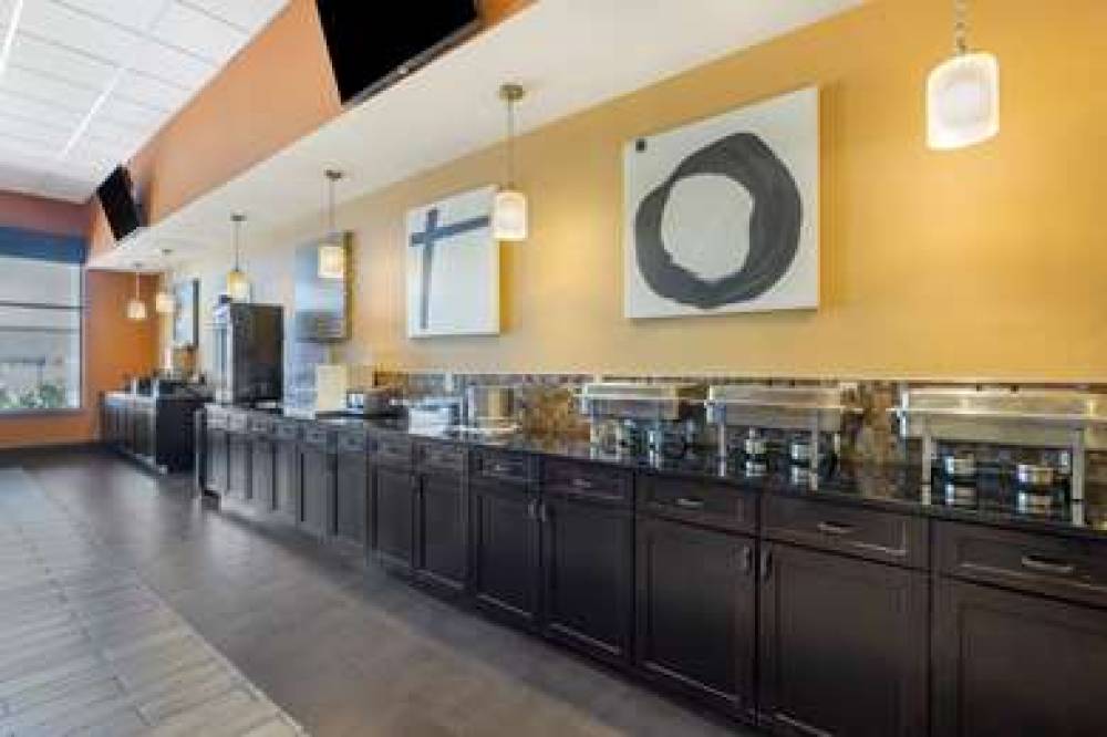 Best Western Plus North Platte Inn & Suites 6