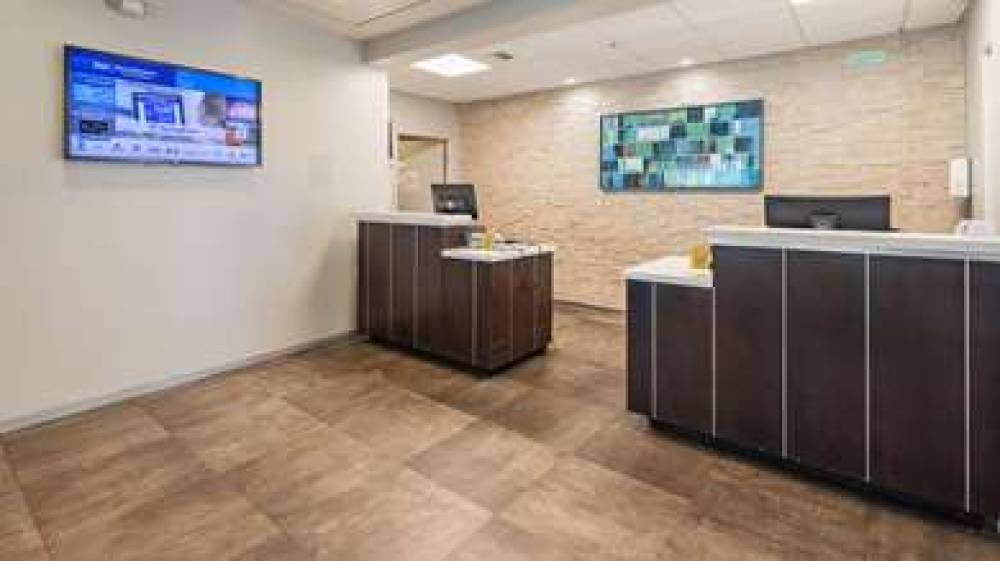 Best Western Plus Oceanside Inn 9