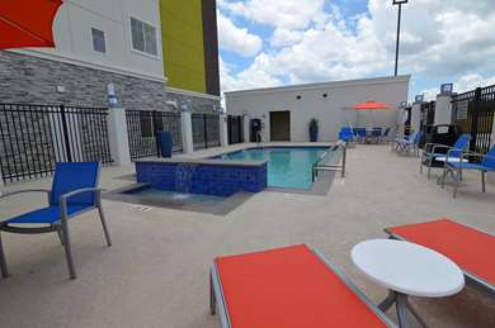 Best Western Plus Pasadena Inn & Suites 4