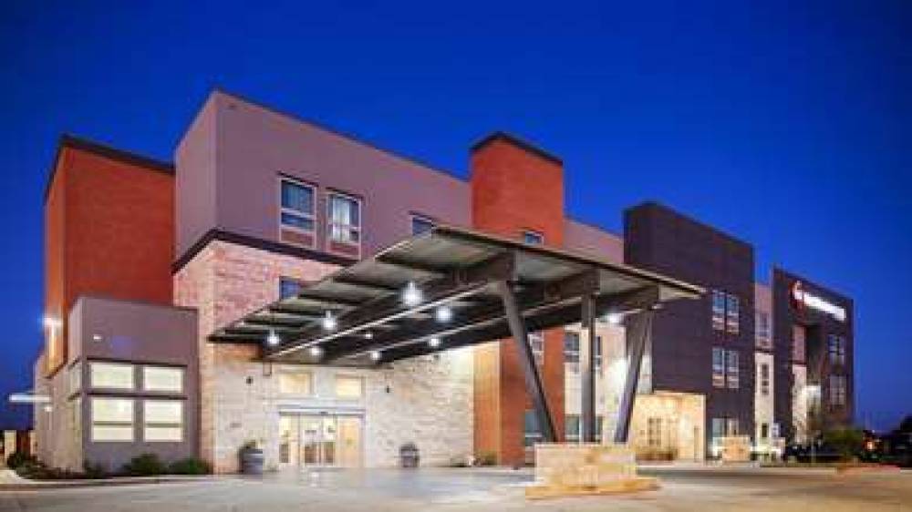 Best Western Plus Pflugerville Inn & Suites 8