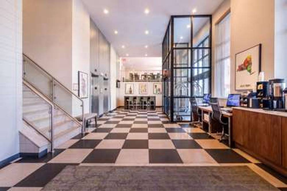 Best Western Plus Plaza Hotel 5