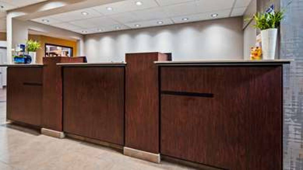Best Western Plus Portland Airport Hotel & Suites 5