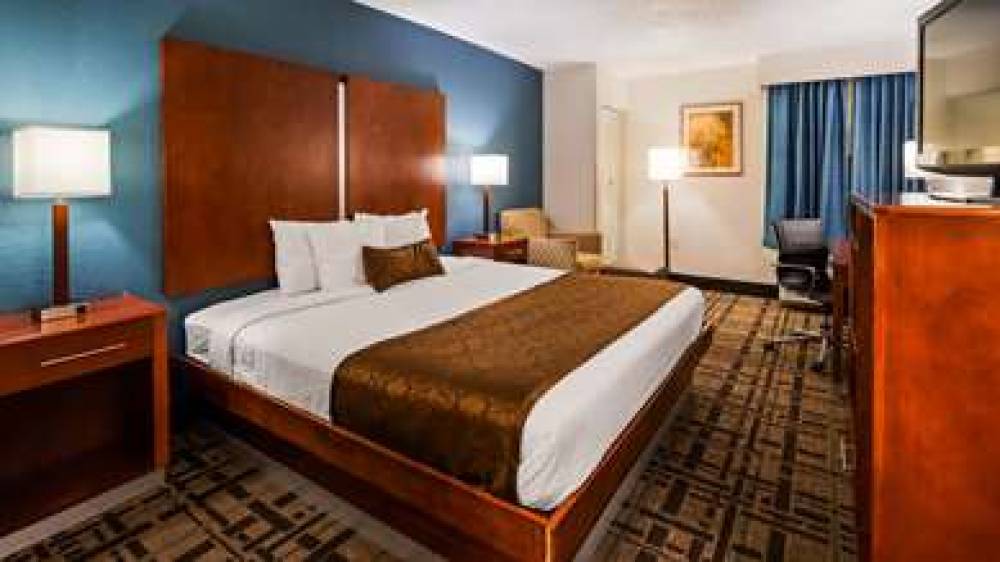 Best Western Plus Richmond Airport Hotel 9