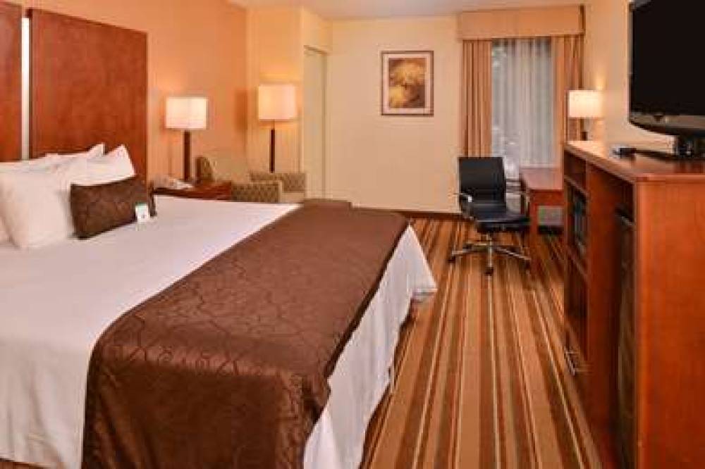 Best Western Plus Richmond Airport Hotel 6