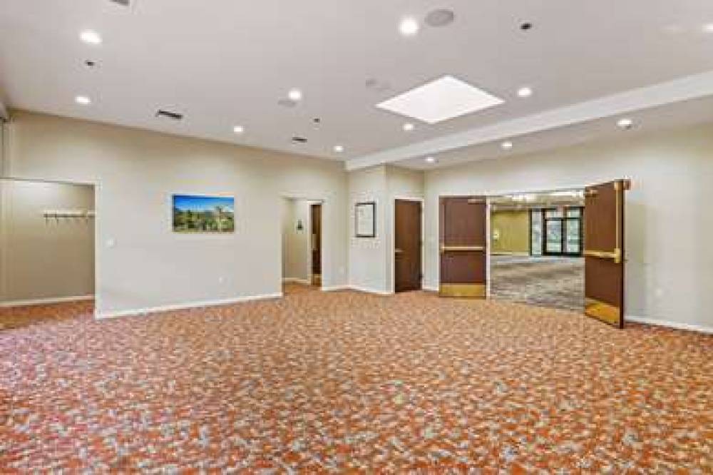 Best Western Plus Sonora Oaks Hotel & Conference Center 10