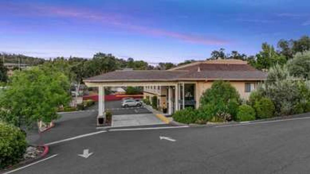 Best Western Plus Sonora Oaks Hotel & Conference Center 2