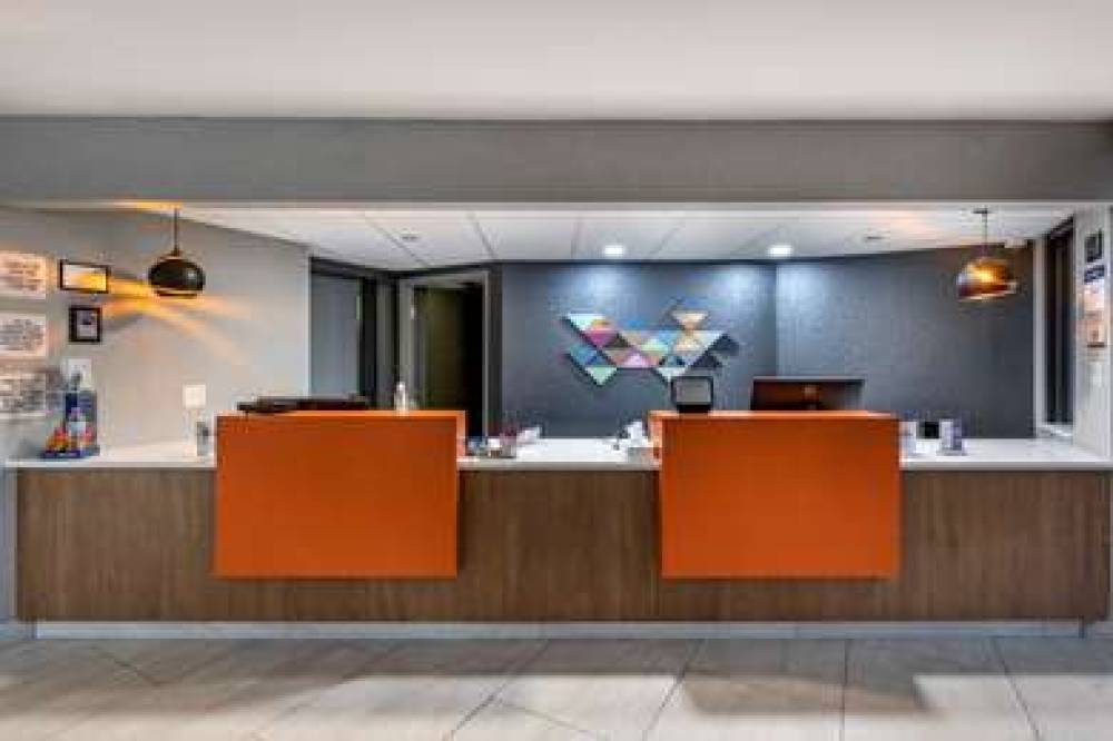 Best Western Plus St. Louis West-Westport 9