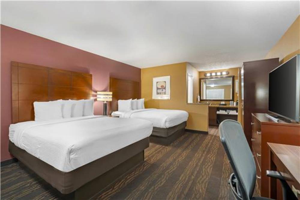 Best Western Plus Stovall's Inn 4