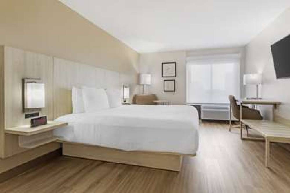 Best Western Plus Sugar Land/Stafford 5