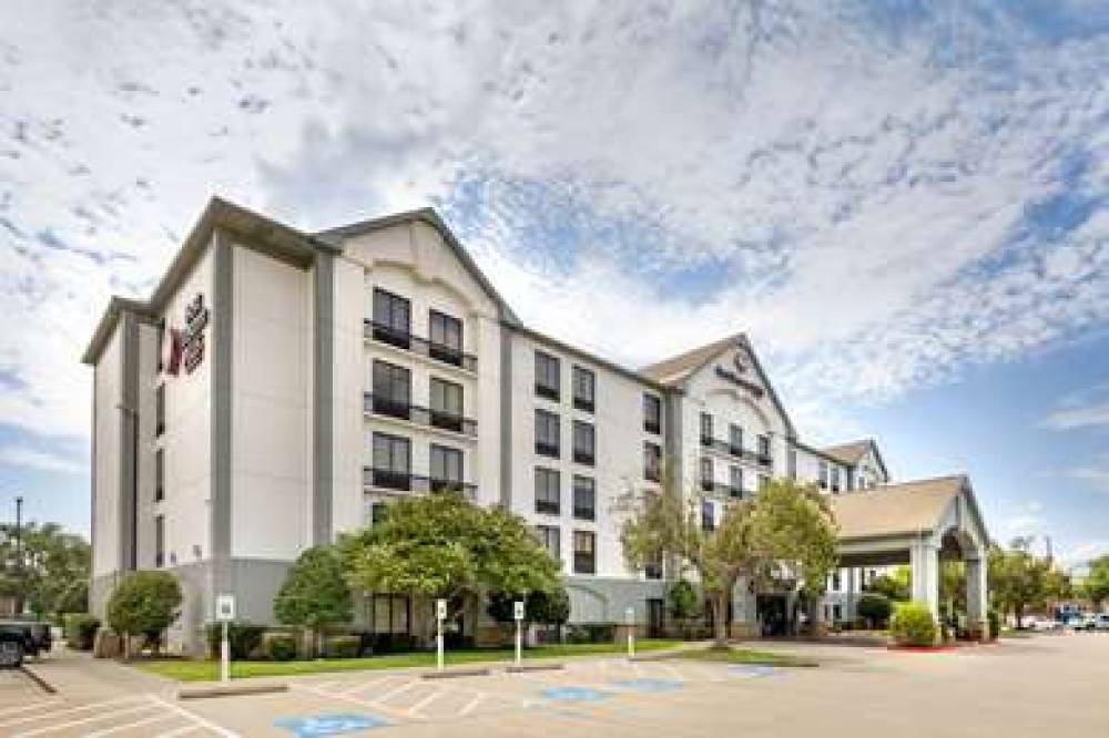 Best Western Plus Sugar Land/Stafford 7