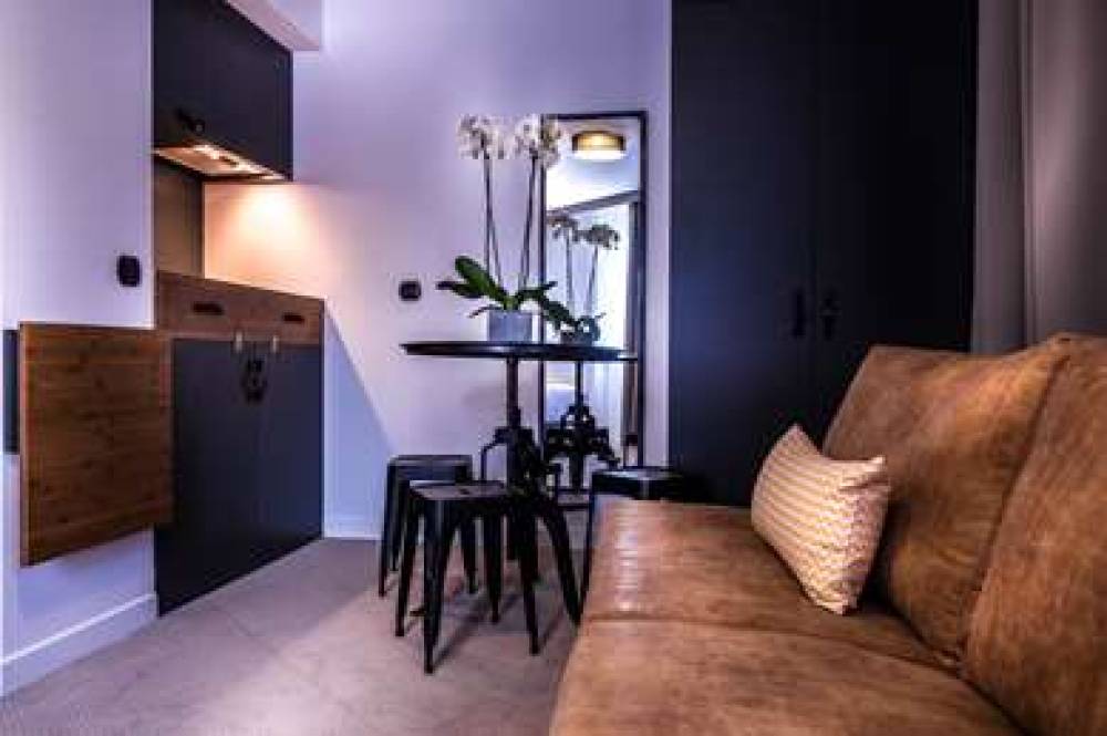 Best Western Plus Suitcase Paris La Defense 5