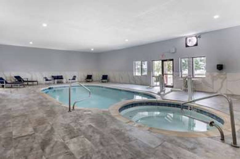 Best Western Plus Texoma Hotel & Suites 5