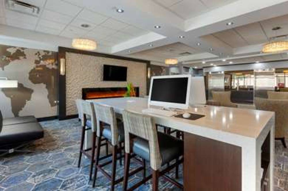 Best Western Plus Toronto Airport Hotel 6