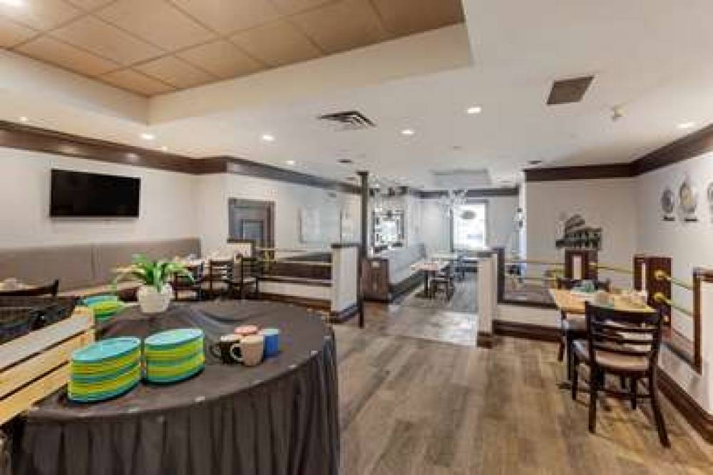 Best Western Plus Toronto Airport Hotel 9