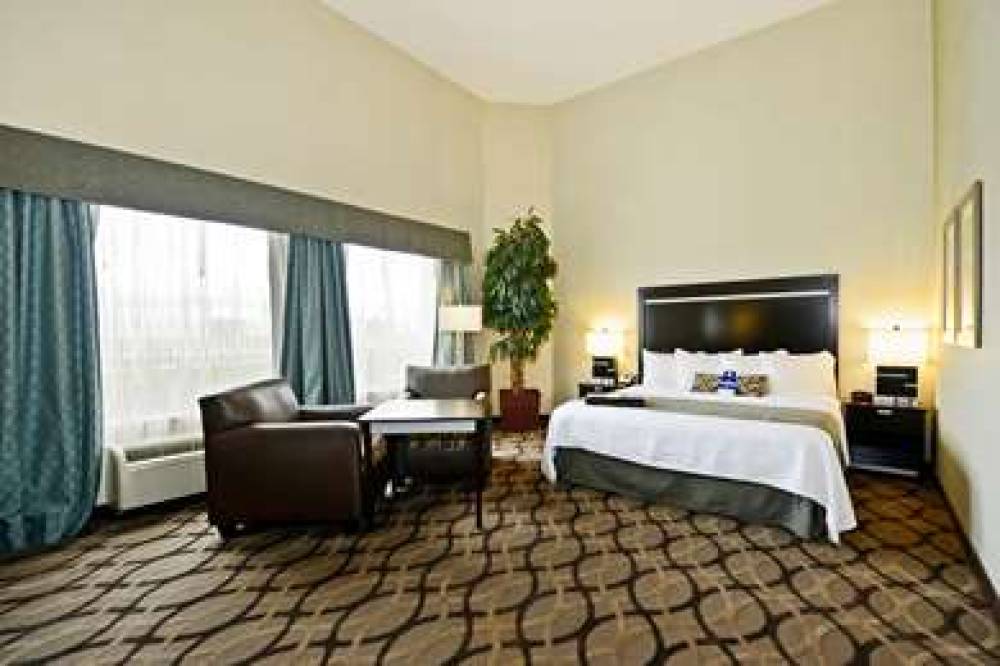 Best Western Plus Travel Hotel Toronto Airport 4