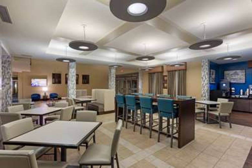 Best Western Plus University Park Inn & Suites 8