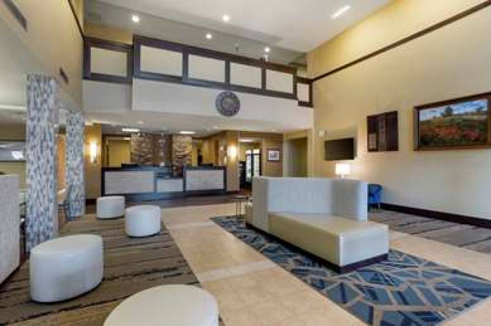 Best Western Plus University Park Inn & Suites 3
