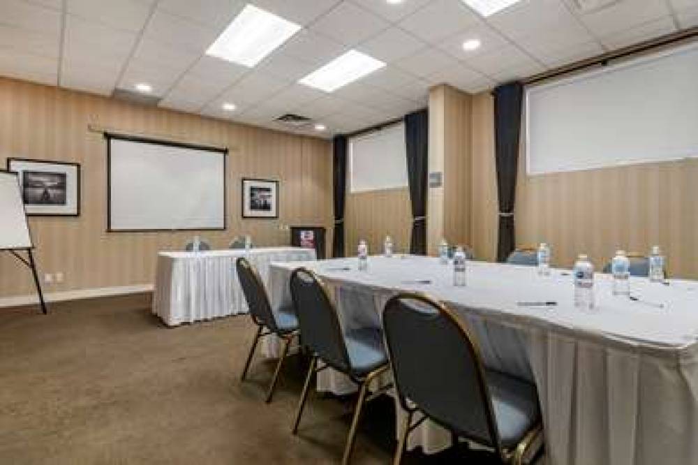 Best Western Plus Vancouver Airport Hotel 8
