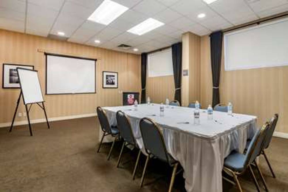 Best Western Plus Vancouver Airport Hotel 10