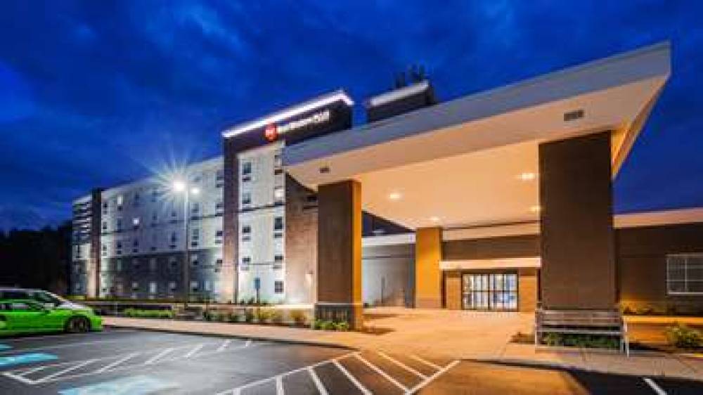 Best Western Plus Wilkes Barre-Scranton Airport Hotel 9