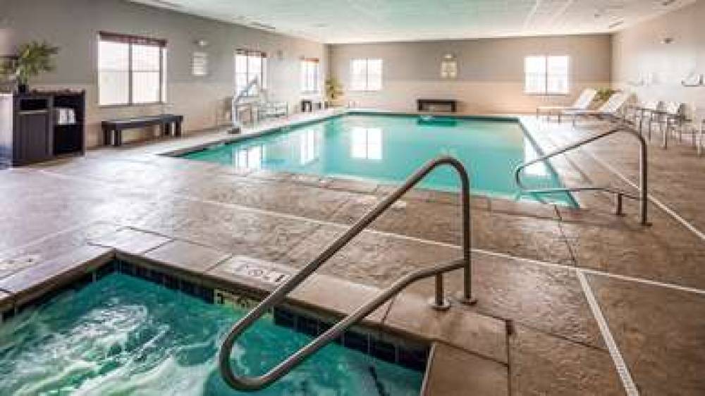 Best Western Plus Williston Hotel & Suites 2