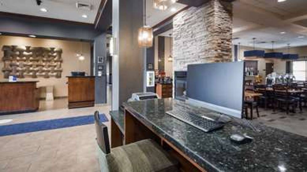 Best Western Plus Williston Hotel & Suites 7
