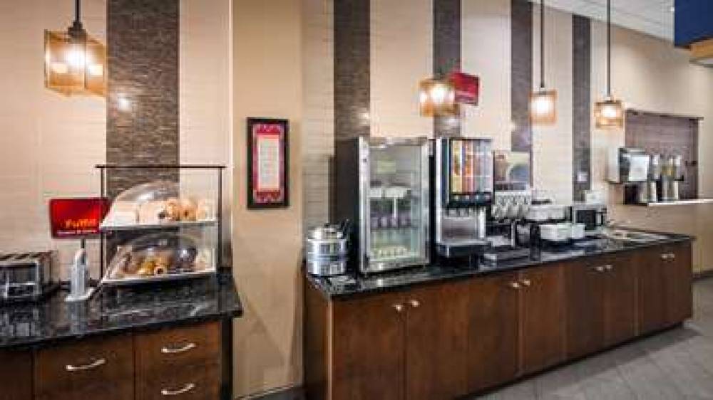 Best Western Plus Williston Hotel & Suites 10