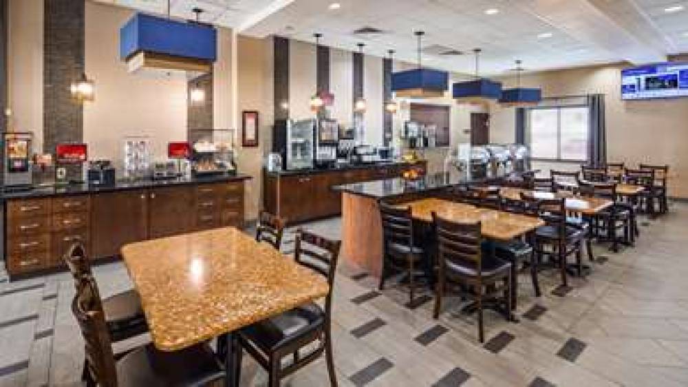Best Western Plus Williston Hotel & Suites 8
