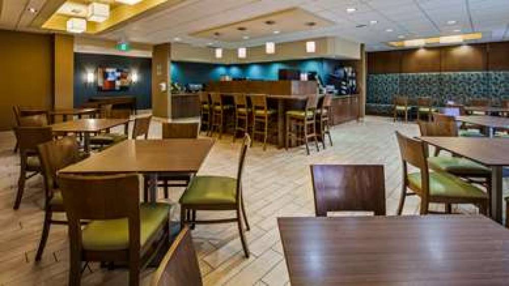Best Western Plus Winnipeg West 5