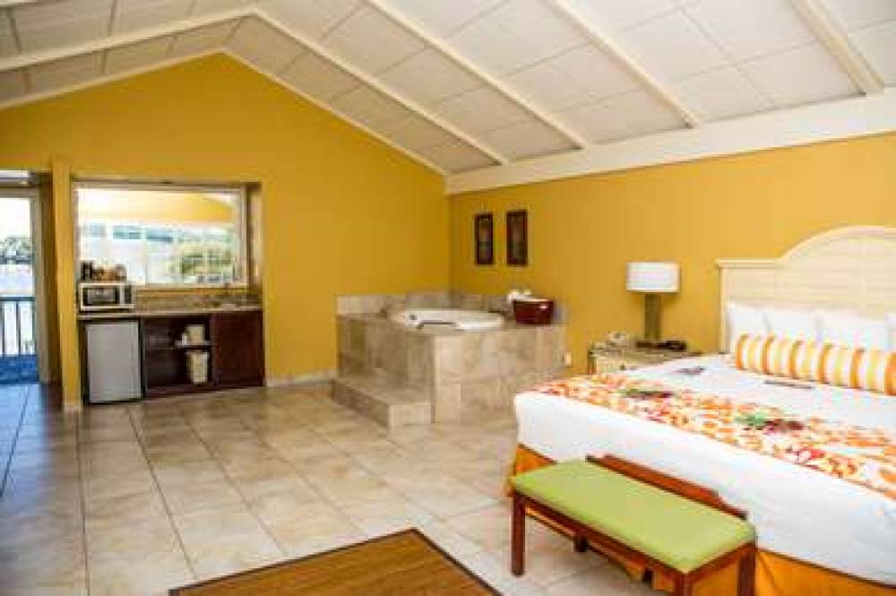 Best Western Plus Yacht Harbor Inn 6