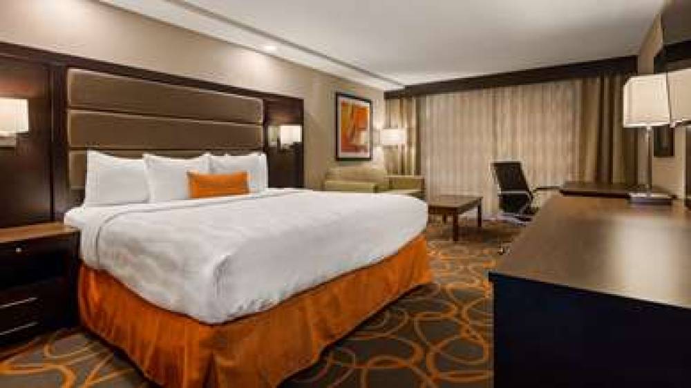 Best Western Premier Alton-St. Louis Area Hotel 3