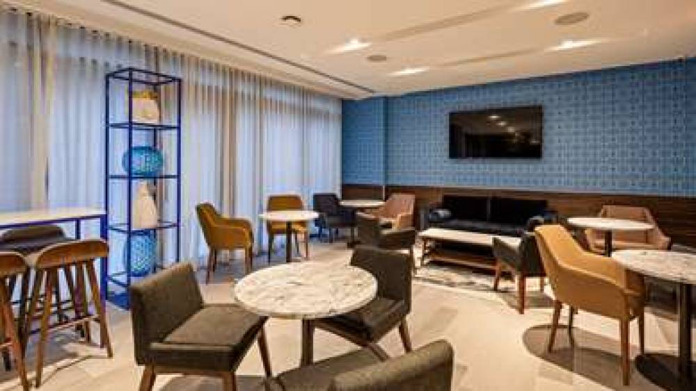 Best Western Premier Empire State Hotel 9
