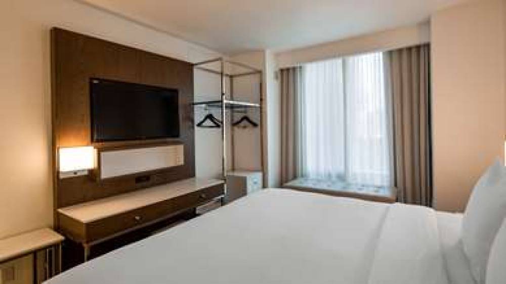 Best Western Premier Empire State Hotel 7