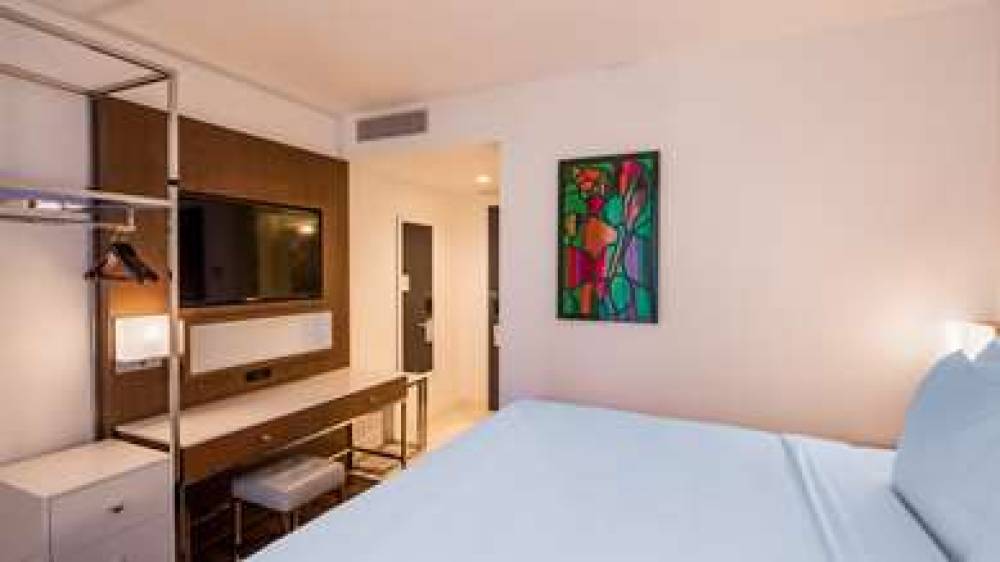 Best Western Premier Empire State Hotel 10