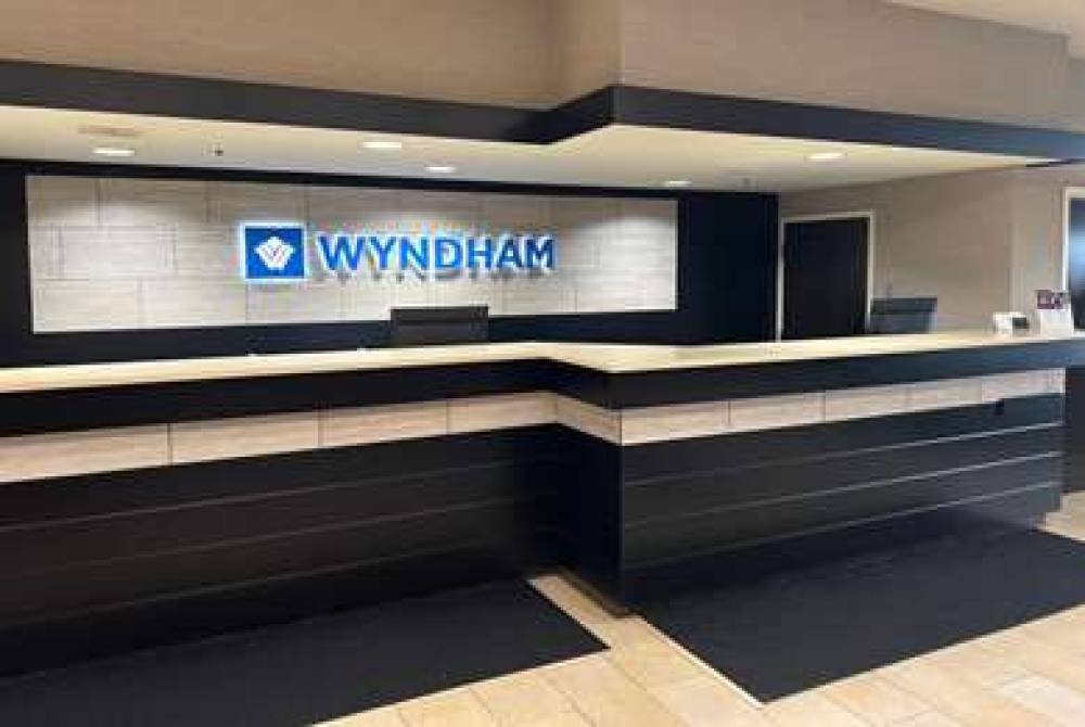 WYNDHAM BURNSVILLE NICOLLET INN 2