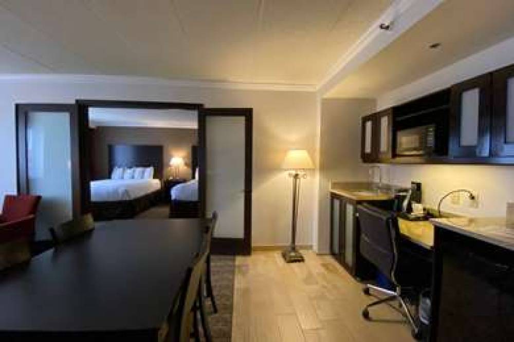 WYNDHAM BURNSVILLE NICOLLET INN 10
