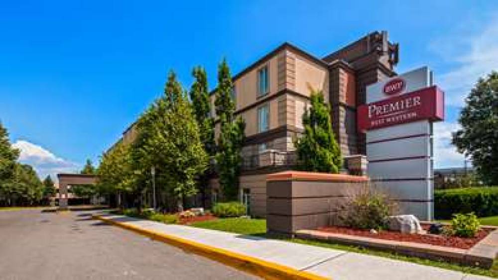 Best Western Premier Toronto Airport Carlingview Hotel 1