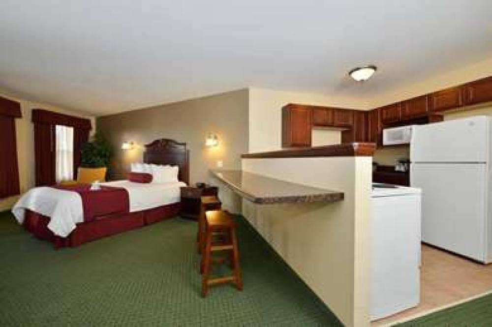 Best Western The Hotel Chequamegon 4