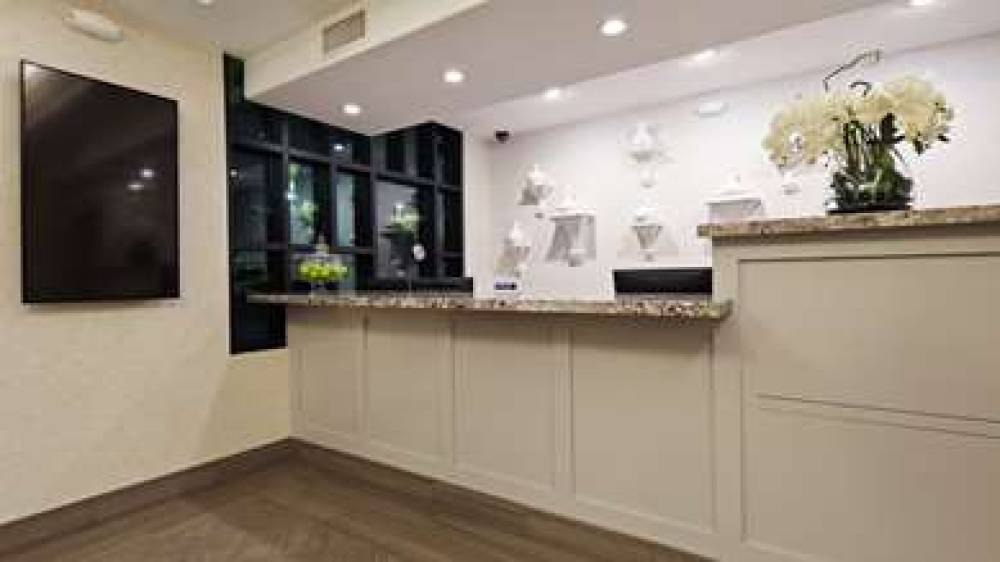 Best Western Woodland Hills Inn 4