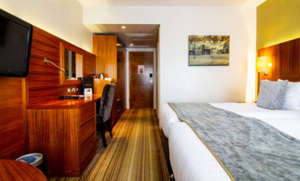 BLAKEMORE HYDE PARK 7