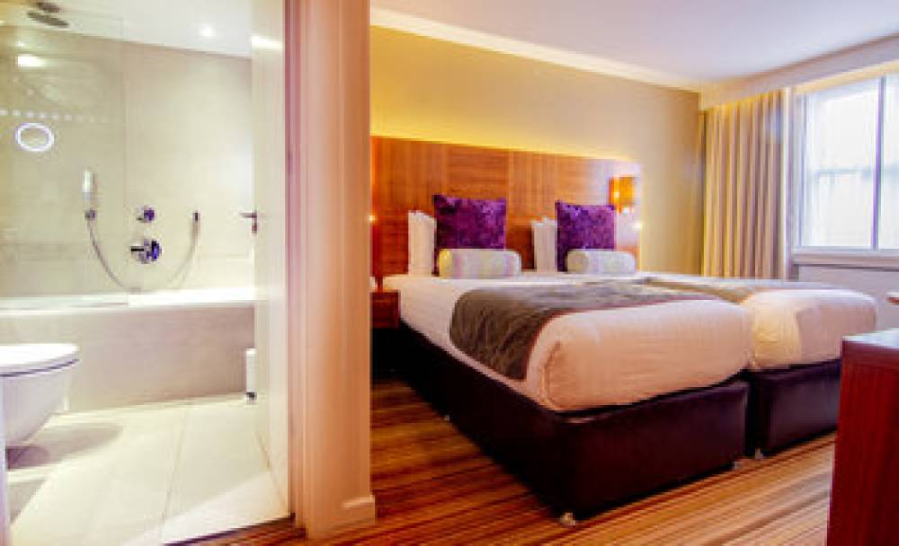 BLAKEMORE HYDE PARK 9